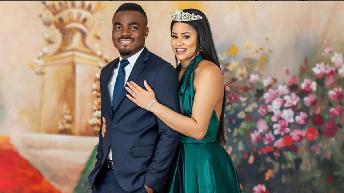Futbolista se divorcia de una reina de belleza para casarse con otra