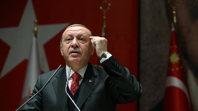Erdoğan acusa caída de la lira a "complot político" de parte de EE.UU - erdoganint1