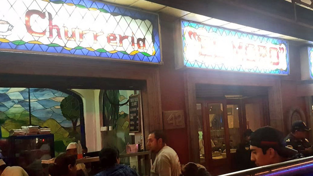 Evacúan churrería en el Centro Histórico por explosión de lata aire