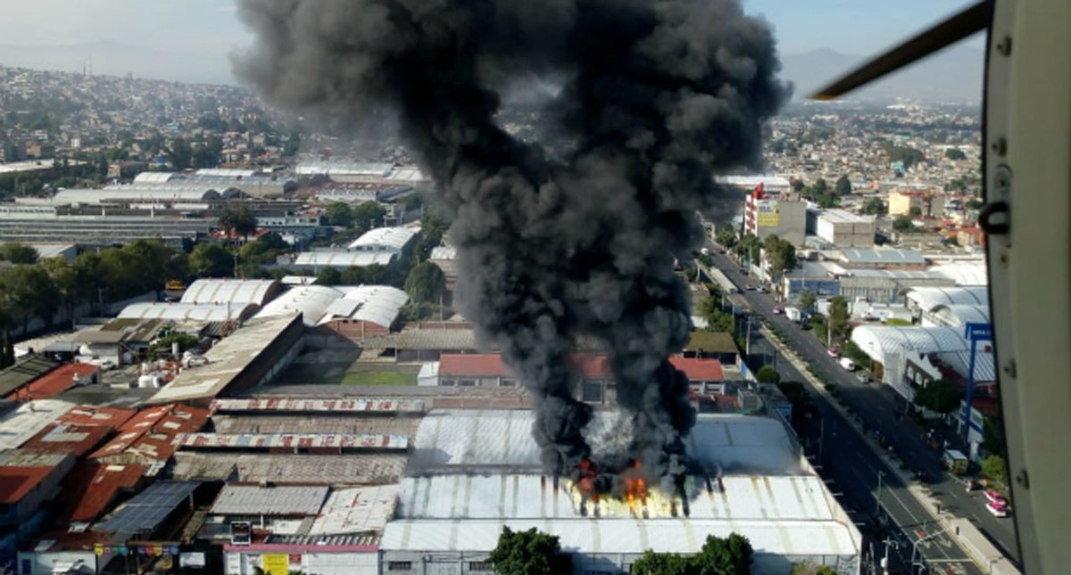 #Video Incendio en fábrica de zapatos de Tláhuac