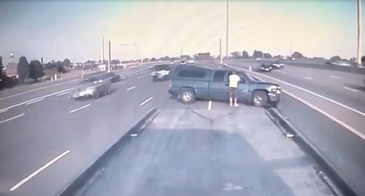 #Video Familia sobrevive a aparatoso choque en Canadá - familia-sobrevive-a-aparatoso-choque-en-canada