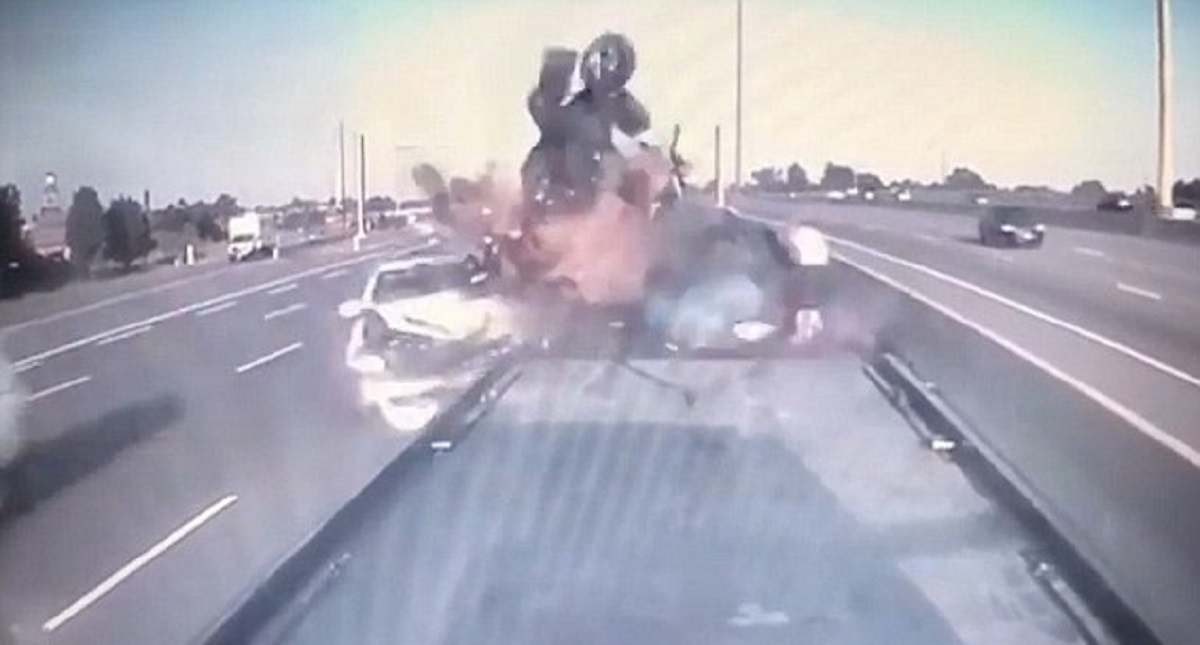 #Video Familia sobrevive a aparatoso choque en Canadá