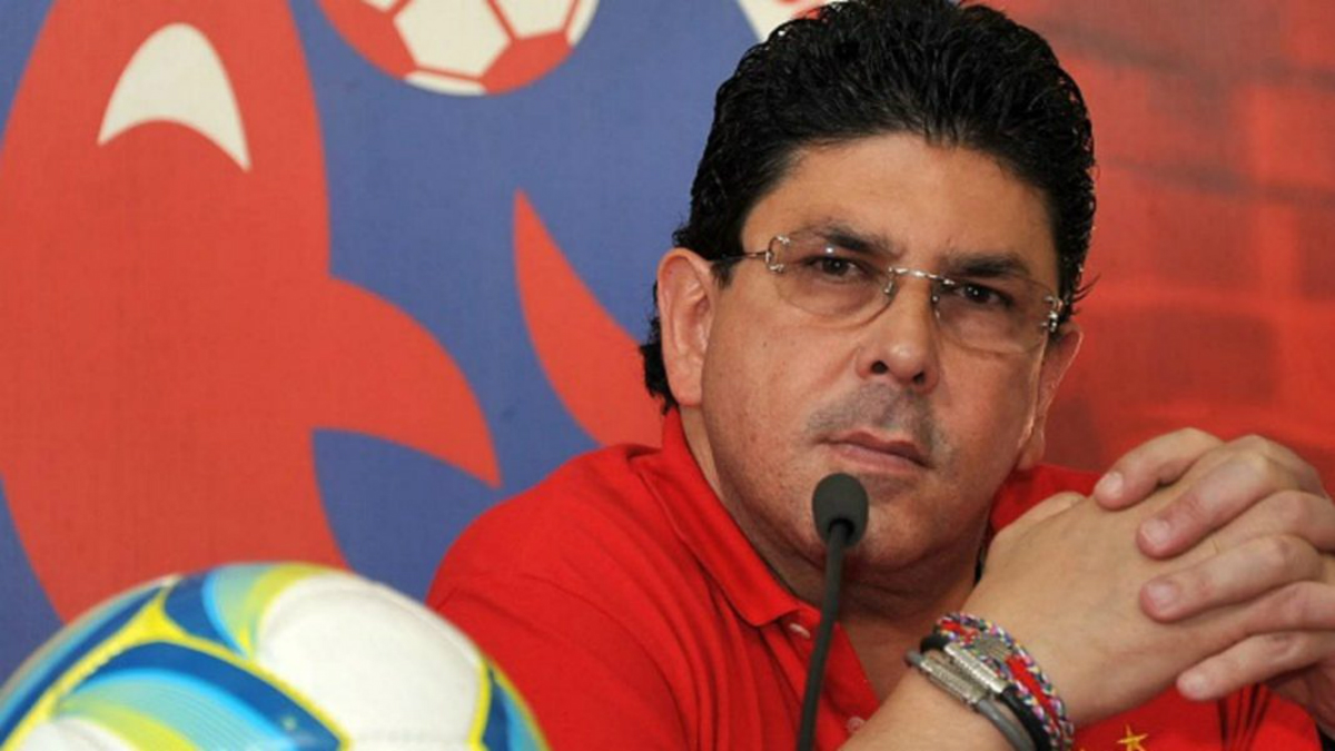 Abren investigación a Fidel Kuri por publicaciones en Twitter