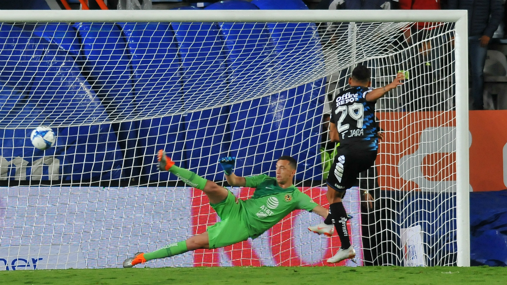 Un brillante Diego Lainez da victoria al América sobre Pachuca - franco-jara-penal-america-tuzos-pachuca