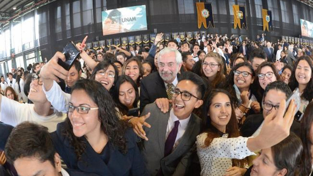 Enrique Graue da bienvenida a nuevos estudiantes de la UNAM