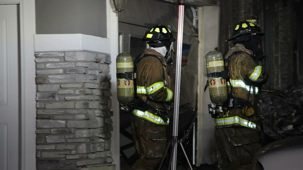 Sujeto estrella avión en su casa de Utah tras pelear con su esposa - hombre-estrella-avion-su-casa-utah-4