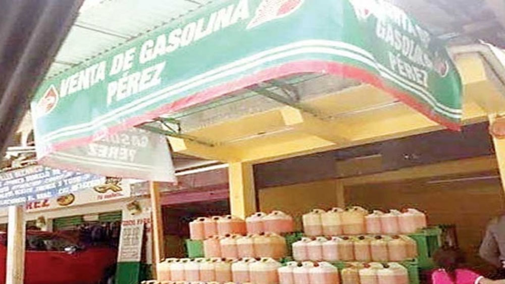 Gobiernos anteriores descontaban del presupuesto el robo de combustibles: AMLO