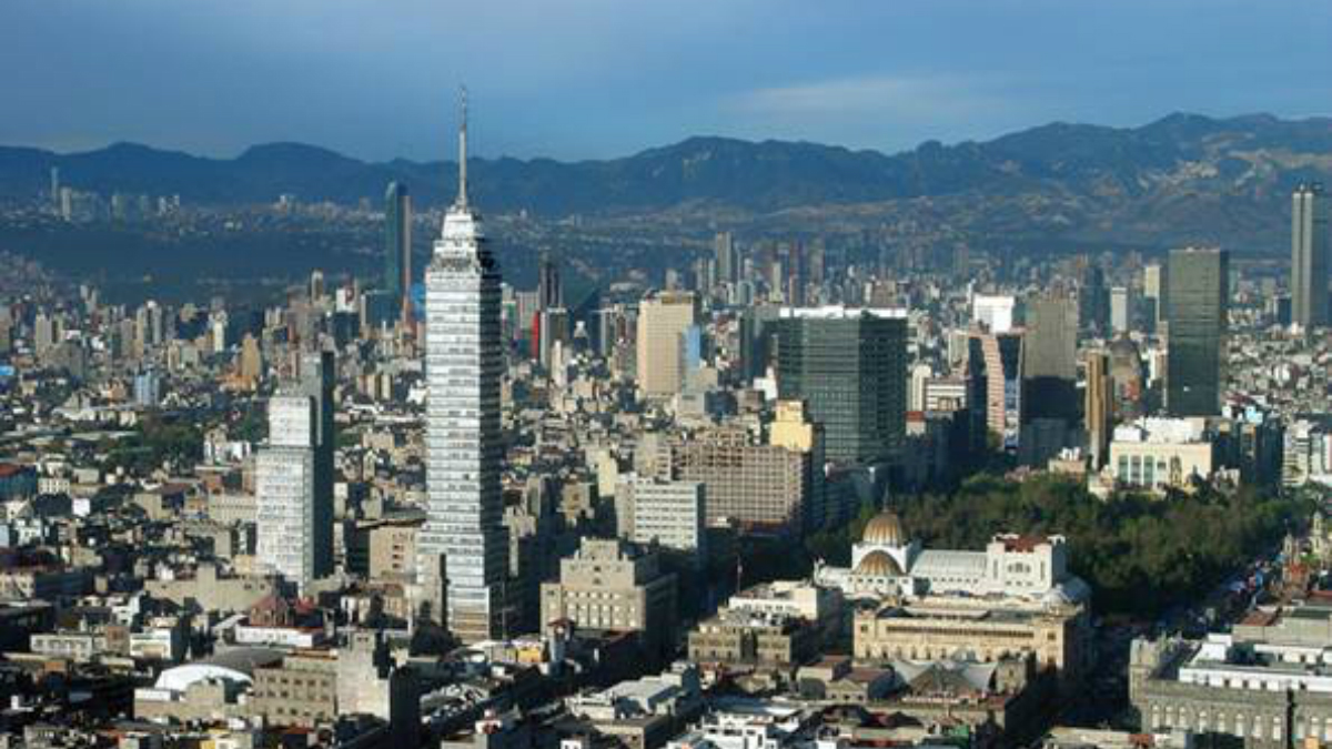 Alertan por hundimientos en la Ciudad de México