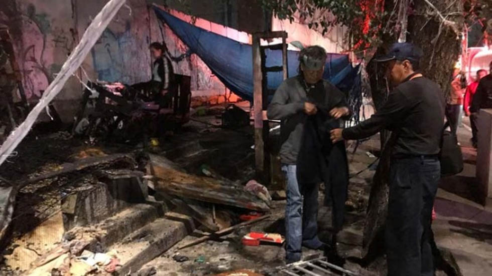 Se incendia zona habitada por indigentes en el Centro - incendio-indigentes-centro-2