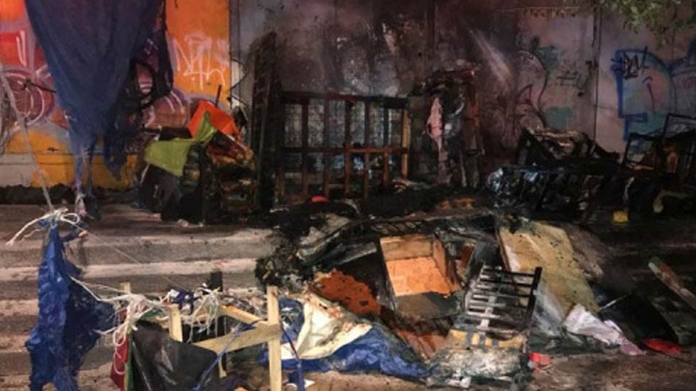 Se incendia zona habitada por indigentes en el Centro
