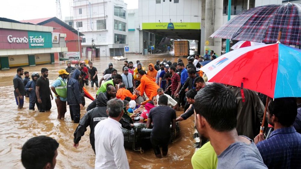 Suman 173 muertos tras inundaciones en India