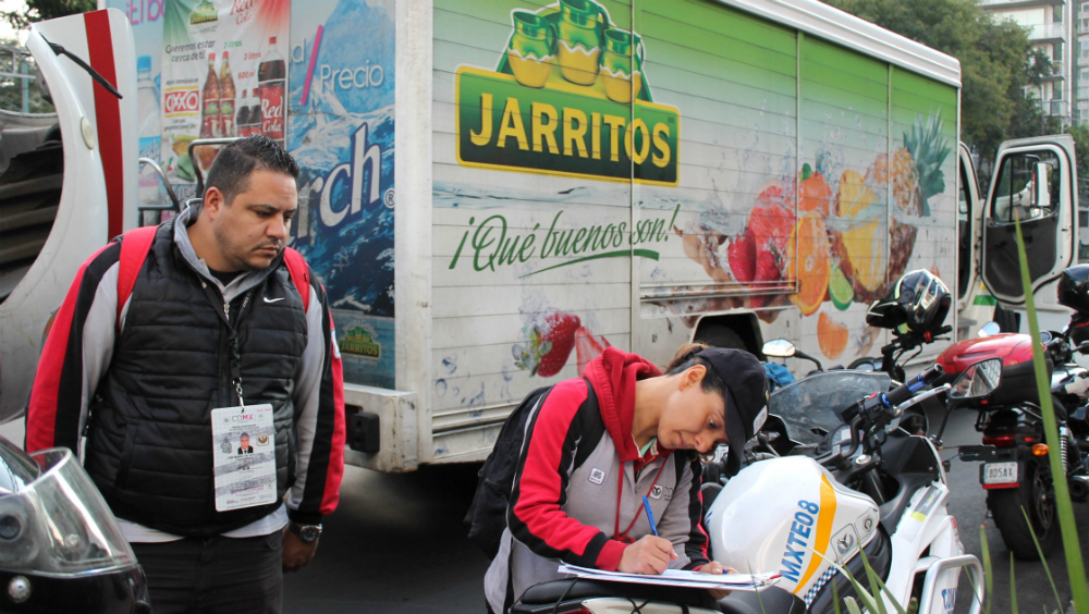 INVEA manda al corralón a siete camiones refresqueros en operativo - invea-operativo-cdmx-camiones
