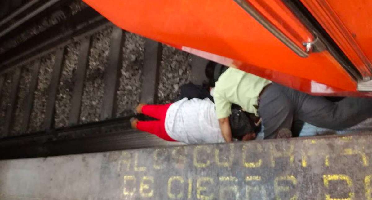 Pareja de invidentes caen al metro y sufren quemaduras