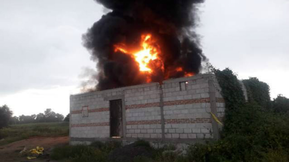 Explota bodega con combustible robado en Tlaxcala