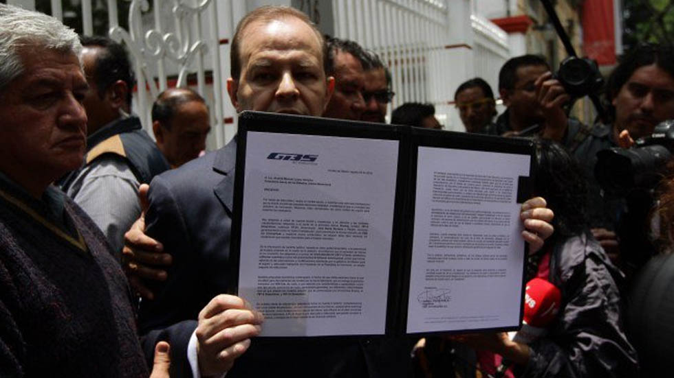 Acusan a interesado en comprar avión presidencial por fraude