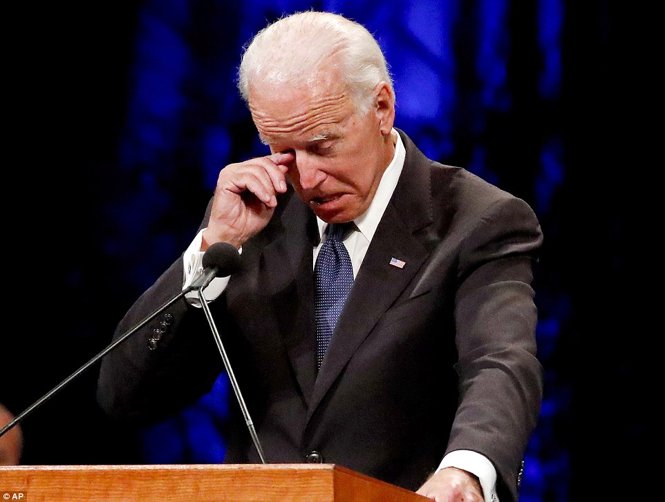 Joe Biden llora en los funerales de McCain - joe-biden-funeral-mccain