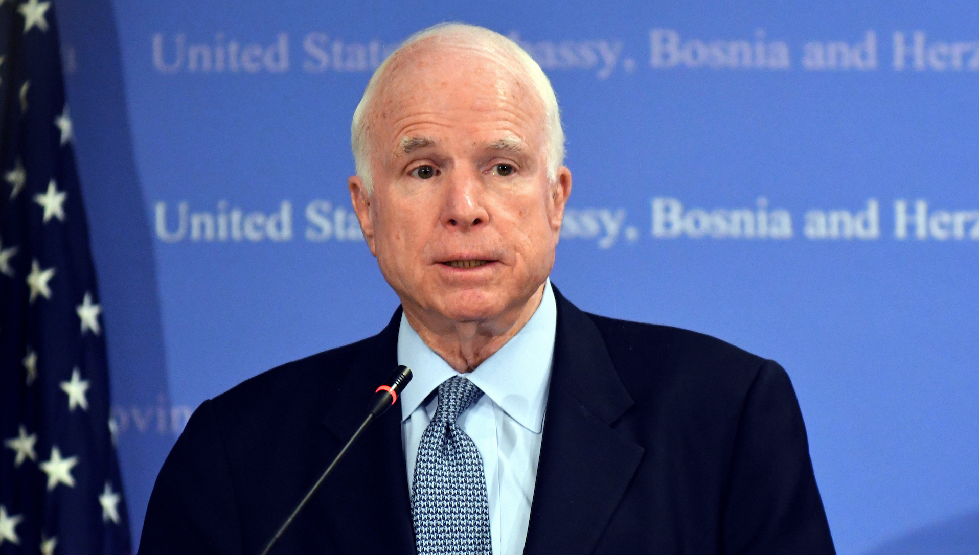 John McCain abandona tratamiento de cáncer