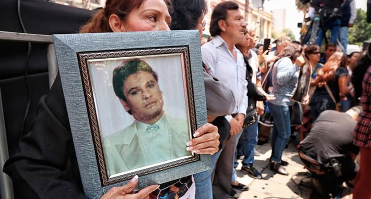 #Video Fanáticos recuerdan a Juan Gabriel en Garibaldi - juan-gabriel1