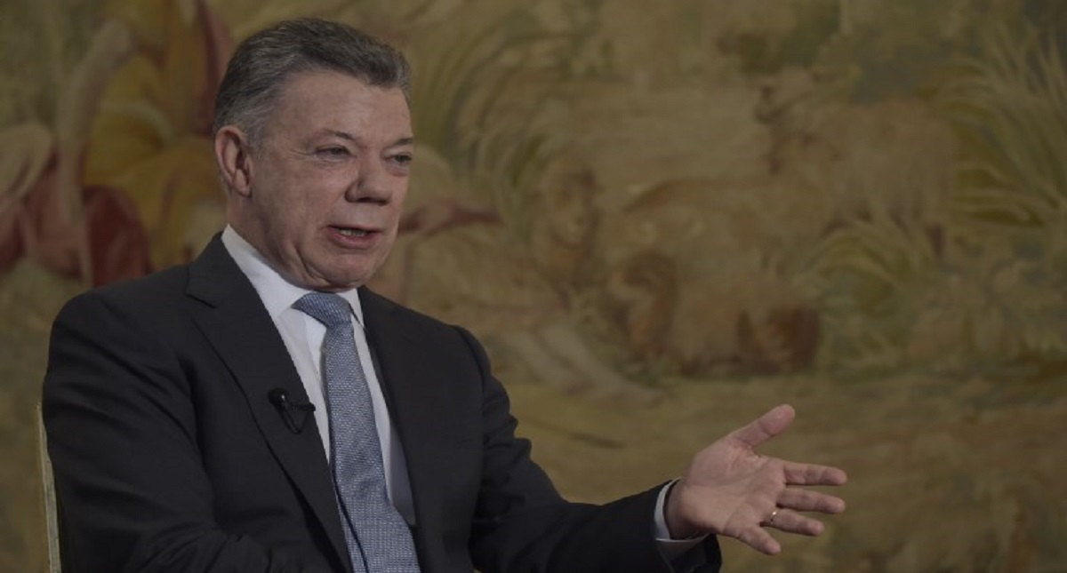 Juan Manuel Santos responde acusaciones de Maduro