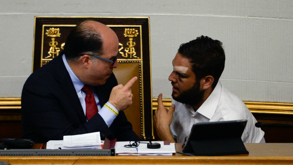 En Venezuela quitan inmunidad a dos diputados por ataque a Maduro - julio-borges-juan-requesens