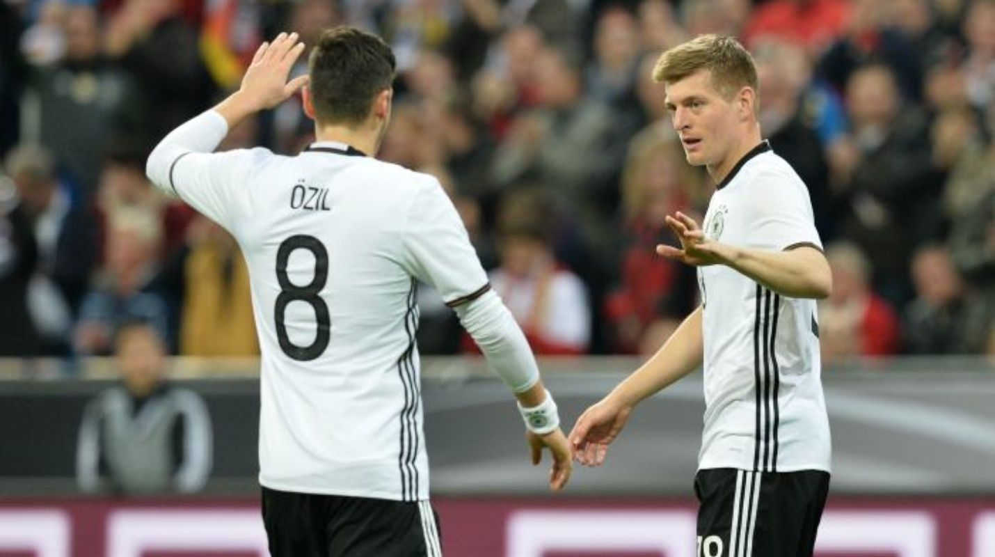 Toni Kroos critica a Özil por su salida de Selección Alemana