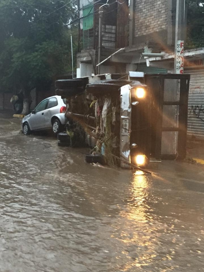 Lluvia deja dos muertos en Chimalhuacán - lluvias-chimalhuacan1