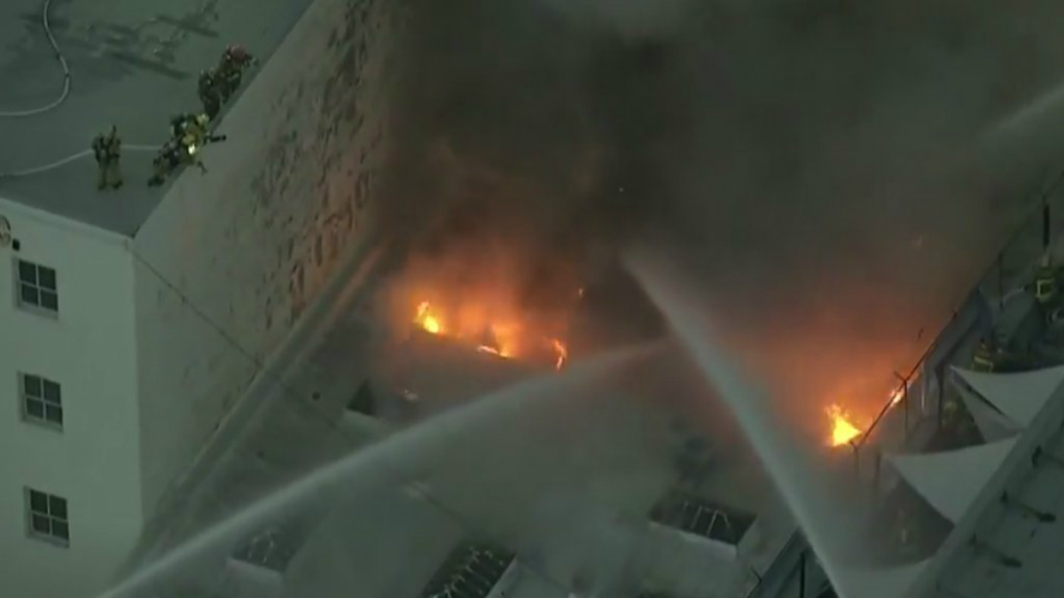 #Video Se incendia edificio en Los Ángeles #Video Se incendia edificio en Los Ángeles