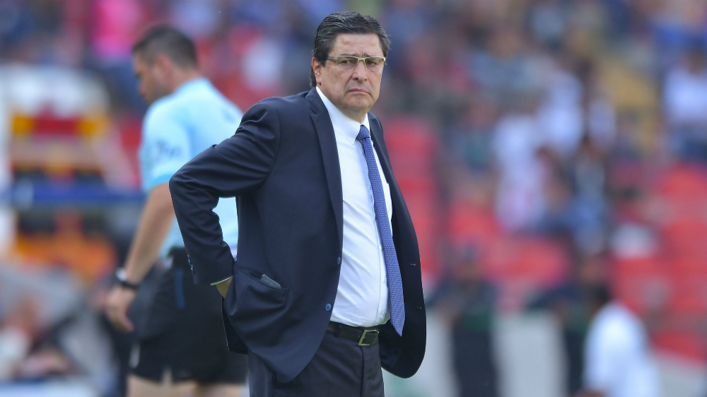 Luis Fernando Tena se ofrece para ser técnico de Costa Rica