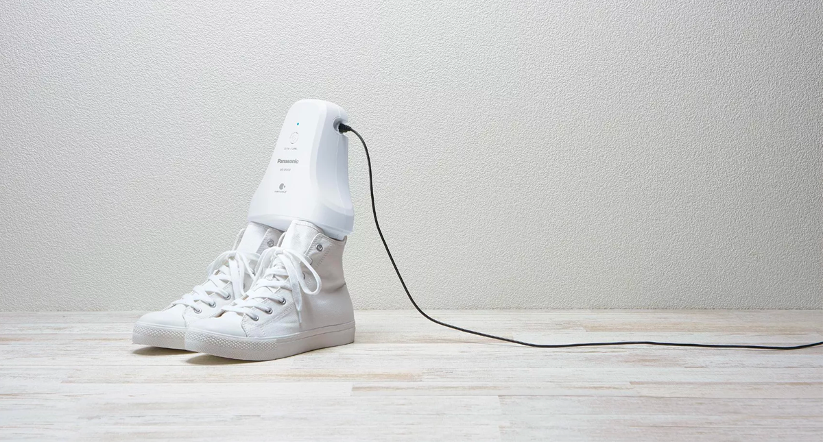 Panasonic lanza dispositivo que absorbe los malos olores de tus zapatos