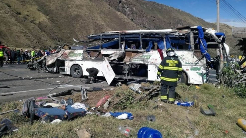 Hallan 579 kilogramos de mariguana en autobús accidentado en Ecuador