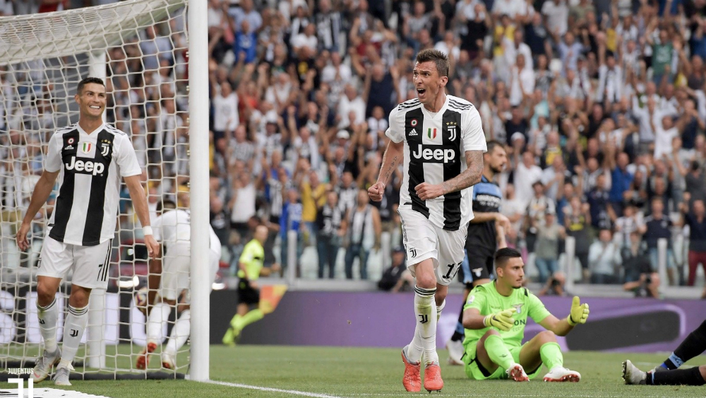 Cristiano Ronaldo vuelve a quedarse sin marcar en el triunfo de la 'Juve' - mario-mandzukic