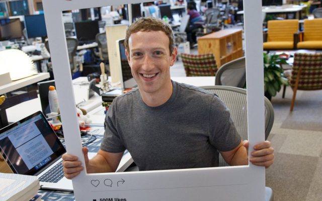 ¿Por qué debe tapar la cámara de su computadora? - mark-zuckerberg-640x400