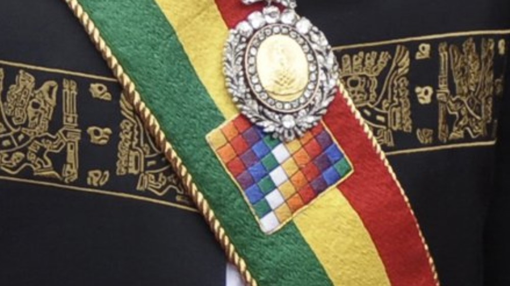 Recuperan medalla presidencial de Bolivia tras robo