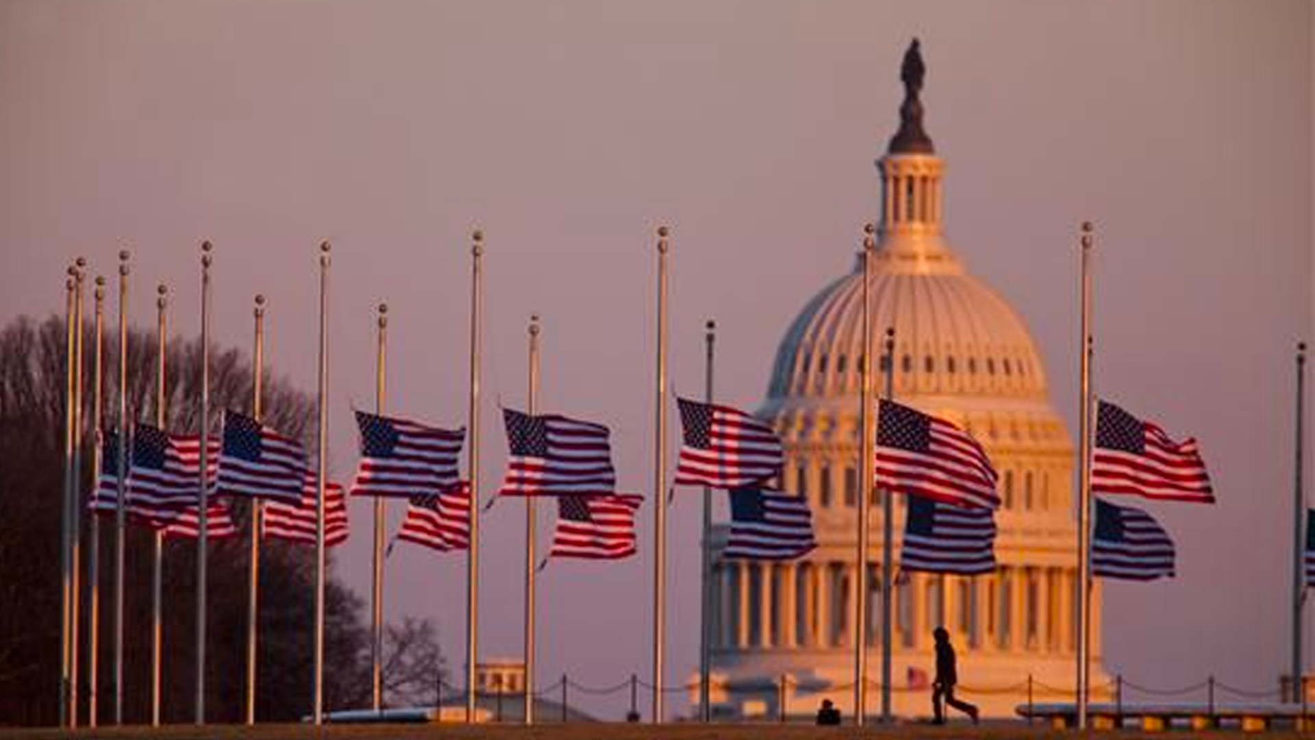 Trump finalmente expresa “respeto” por la muerte de John McCain