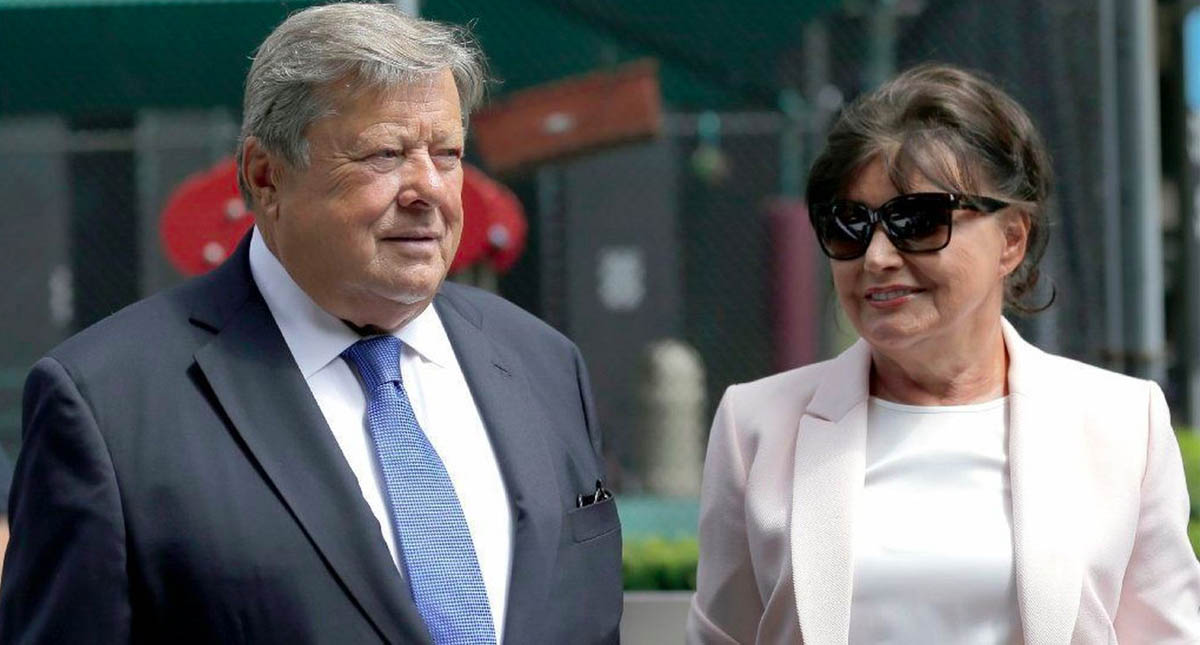 Padres de Melania obtienen ciudadanía estadounidense