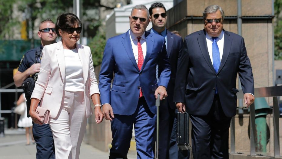 Padres de Melania obtienen ciudadanía estadounidense - melaniaint-1