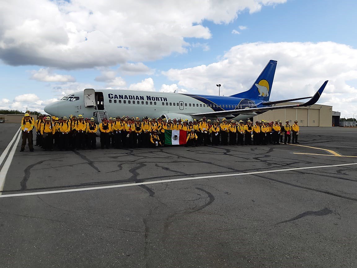 Suman 372 mexicanos que apoyan en combate de incendios en Canadá - mexicanos-incendios-canada1