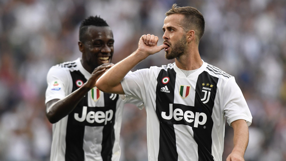 Cristiano Ronaldo vuelve a quedarse sin marcar en el triunfo de la 'Juve' - miralem-pjanic