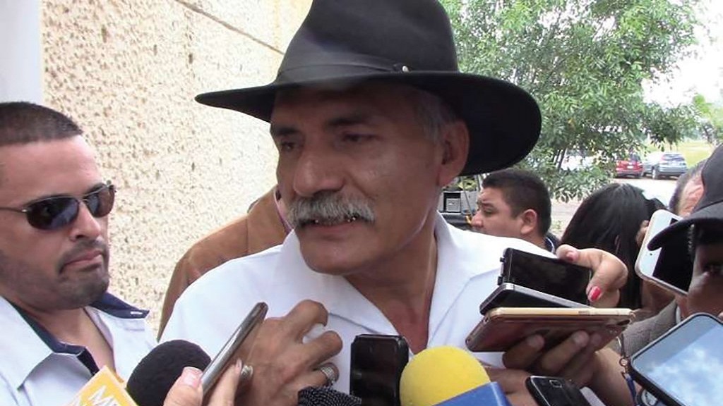 Mireles abandona foro de paz por considerarlo una farsa
