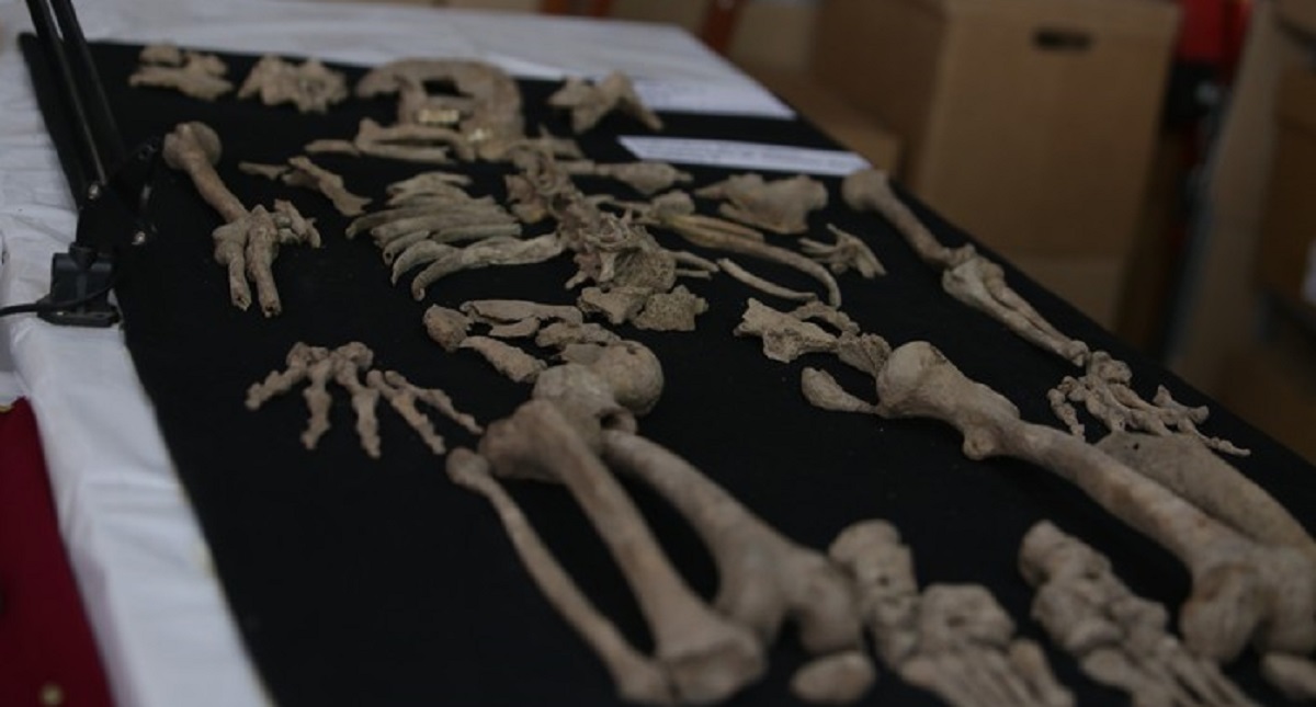 Arqueólogos hallan con robots objetos milenarios en Perú - monumento-arqueologico-chavin-de-huantar-entierro