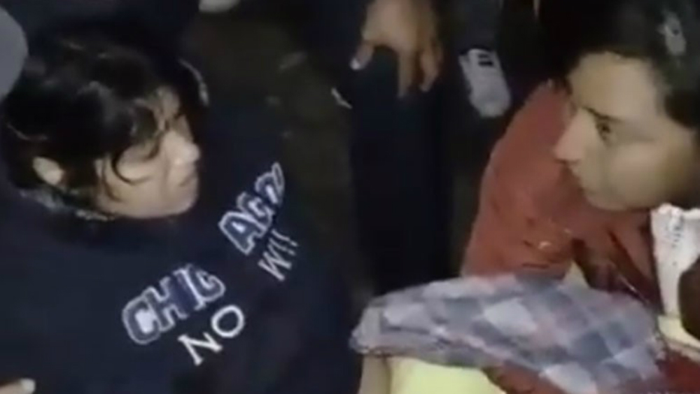 #Video Mujer da a luz afuera de un hospital en el Edomex