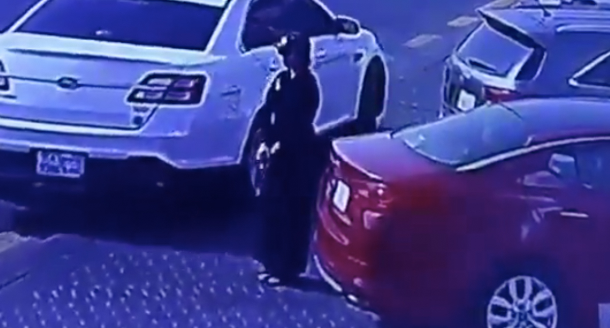 #Video Captan a la primera mujer ladrona de autos en Arabia Saudita #Video Captan a la primera mujer ladrona de autos en Arabia Saudita
