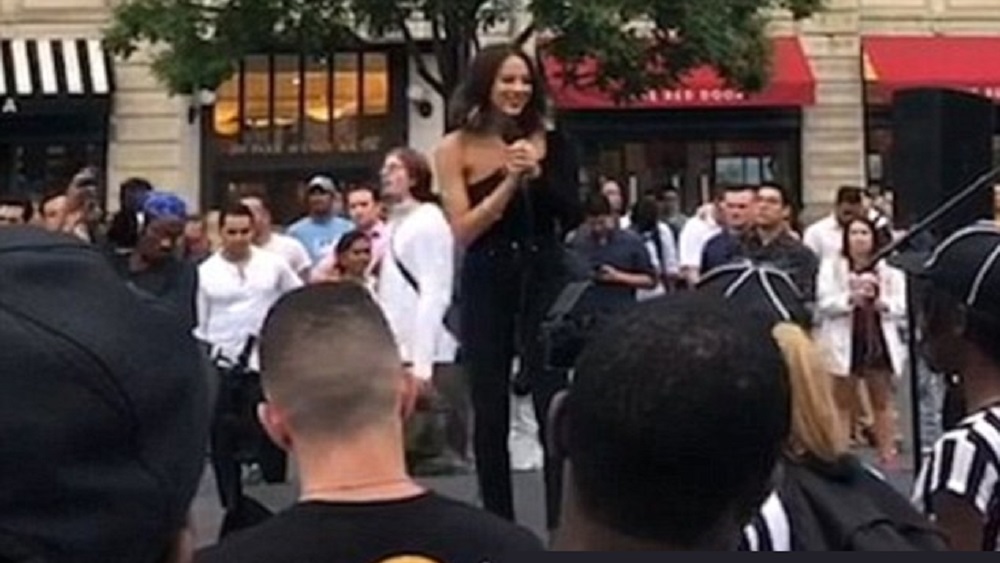 Mujer reúne a decenas de hombres para "Juegos del Hambre" por su amor - mujer-reune-a-decenas-de-hombres-para-pelear-por-su-amor