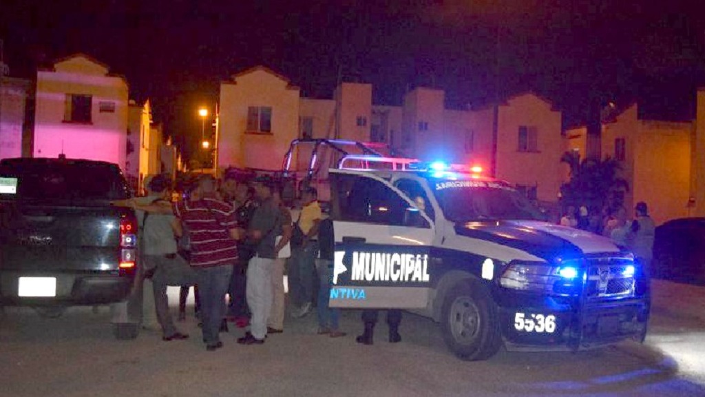 Mujer sobrevive a siete disparos en Cancún