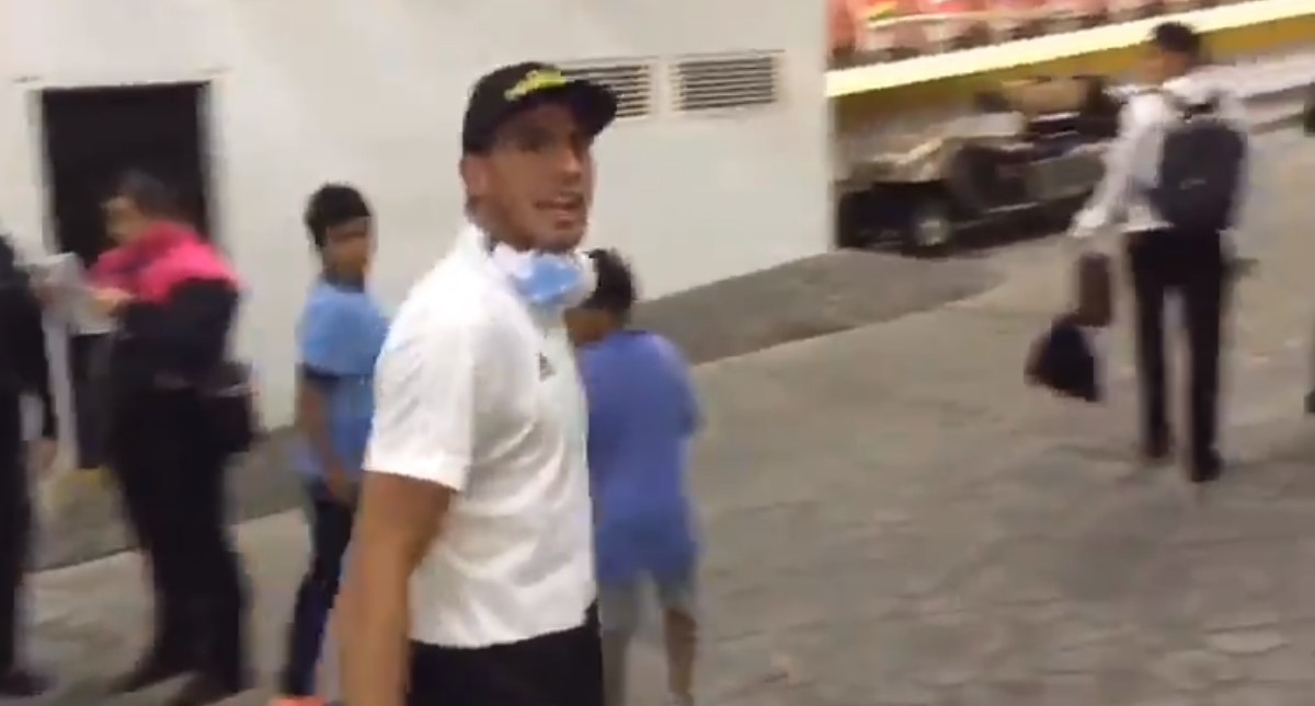 Nahuel Guzmán confronta a Caixinha en conferencia de prensa