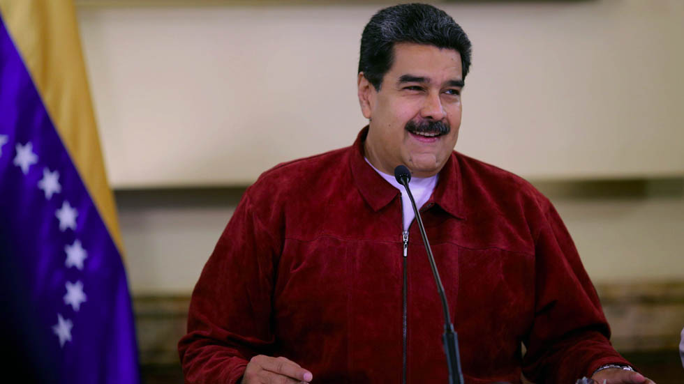 Dejen de lavar retretes en el exterior y regresen a Venezuela: Maduro