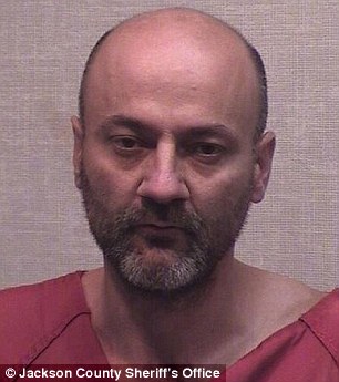 Niño de ocho años muere al ingerir 180 veces la dosis letal de Cristal - ninometanfetaminaint