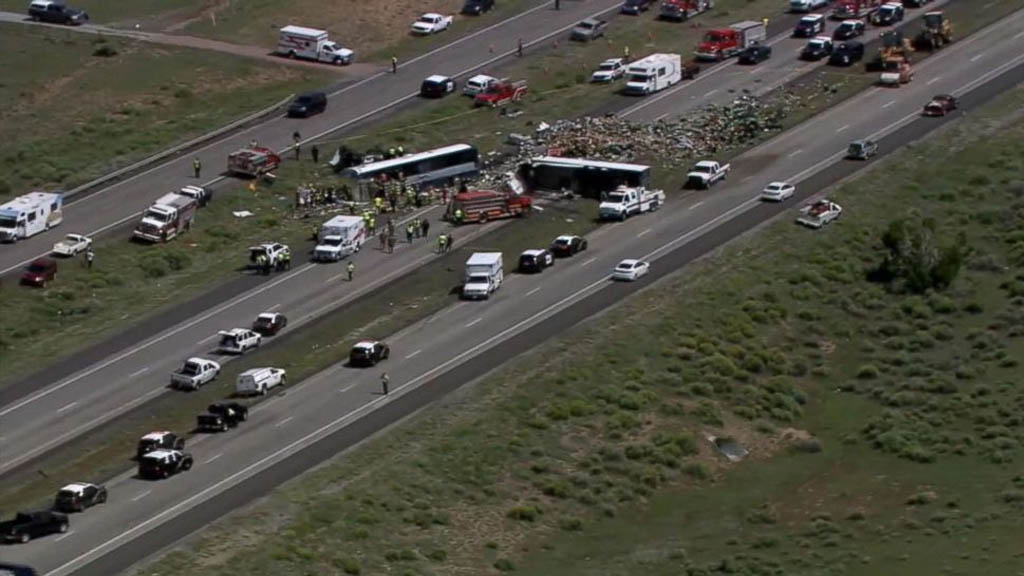 Accidente de autobús en carretera de Nuevo México deja varios muertos