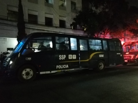 Detienen a 97 mujeres durante operativo en antro de la colonia Del Valle - operativo-2