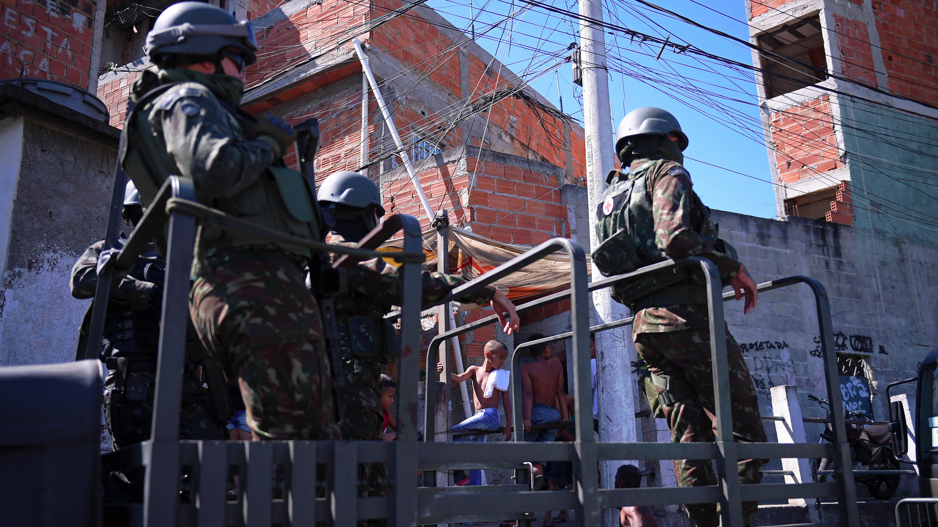 Operativo policial en favelas de Río de Janeiro deja 12 muertos